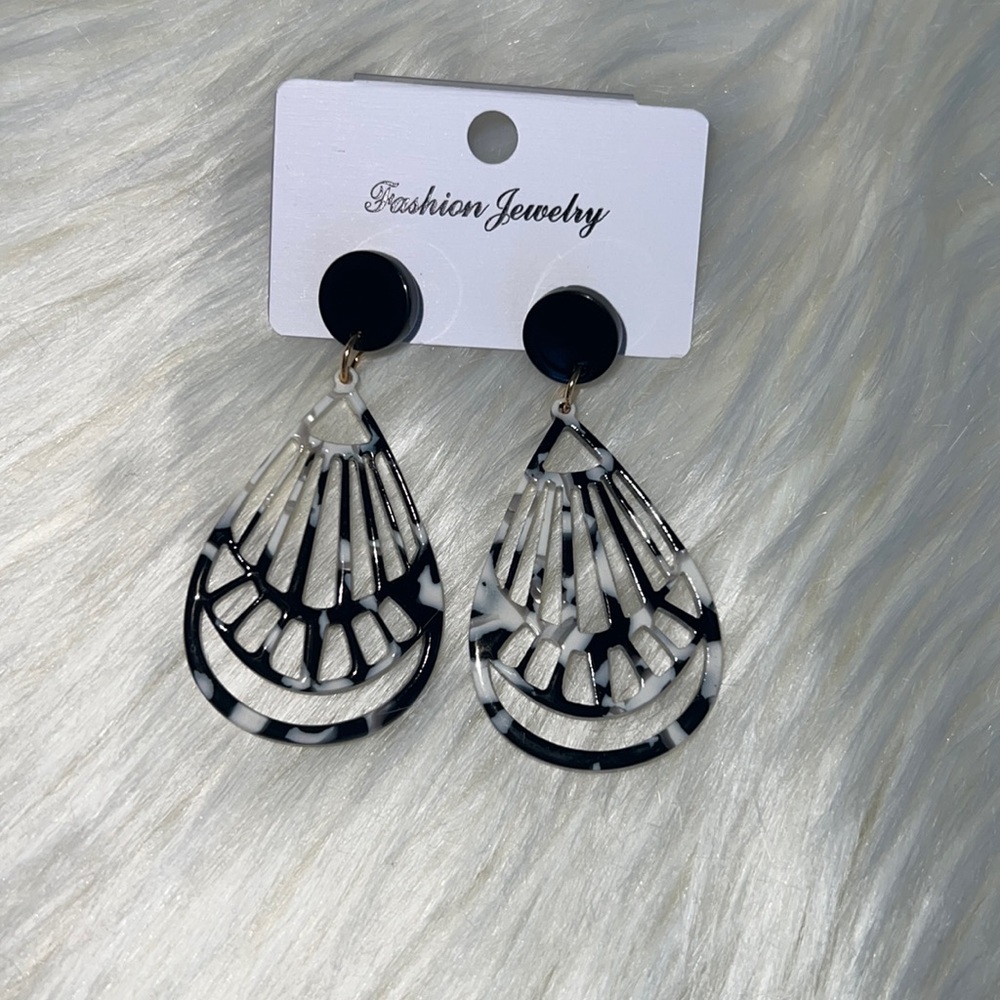 Black and White Fashion Earrings